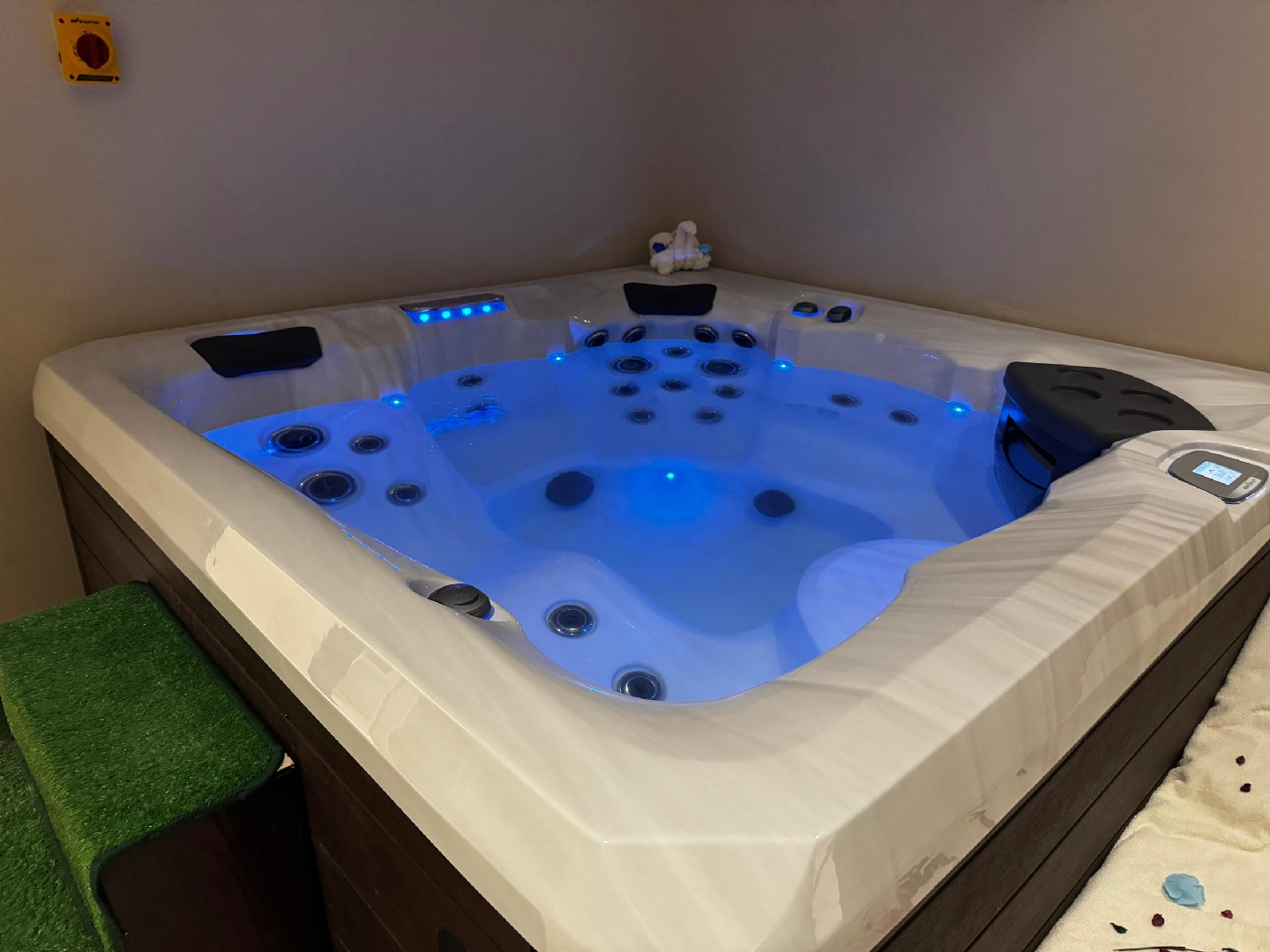 WARM SPA